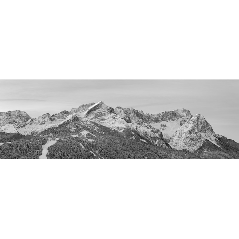 Zugspitze und Alpspitze im Winter - schwarz weiß