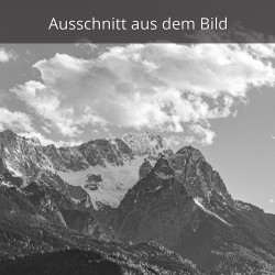 Zugspitze und Waxenstein schwarz weiß