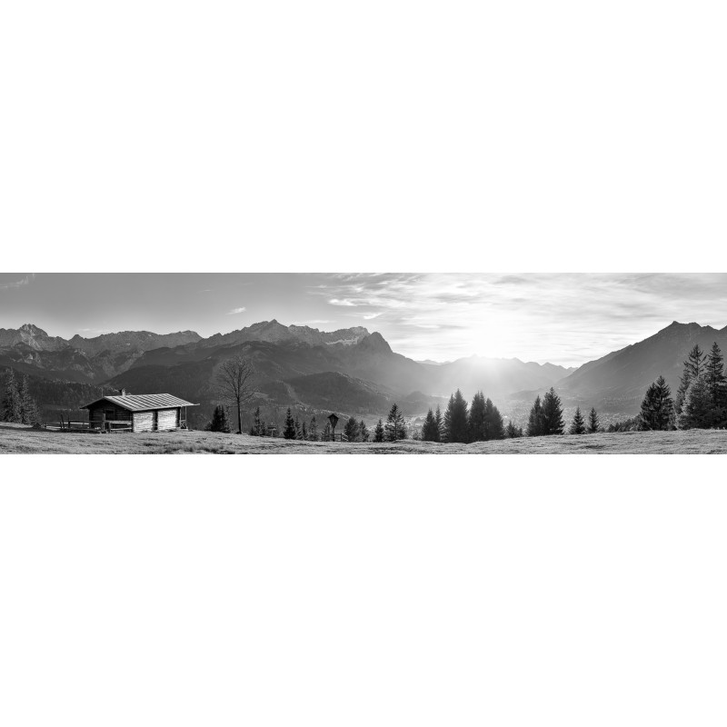 Eckenhütte-Bergpanorama-Garmisch-Partenkirchen-sw Alm in den Alpen / Bayern