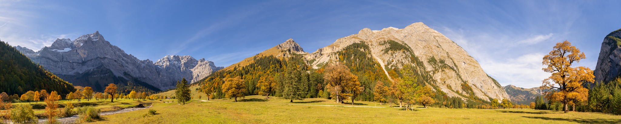 Großer Ahornboden - Engalm - Panorama. Panorama am Großen Ahornboden an der Engalm in Tirol. 