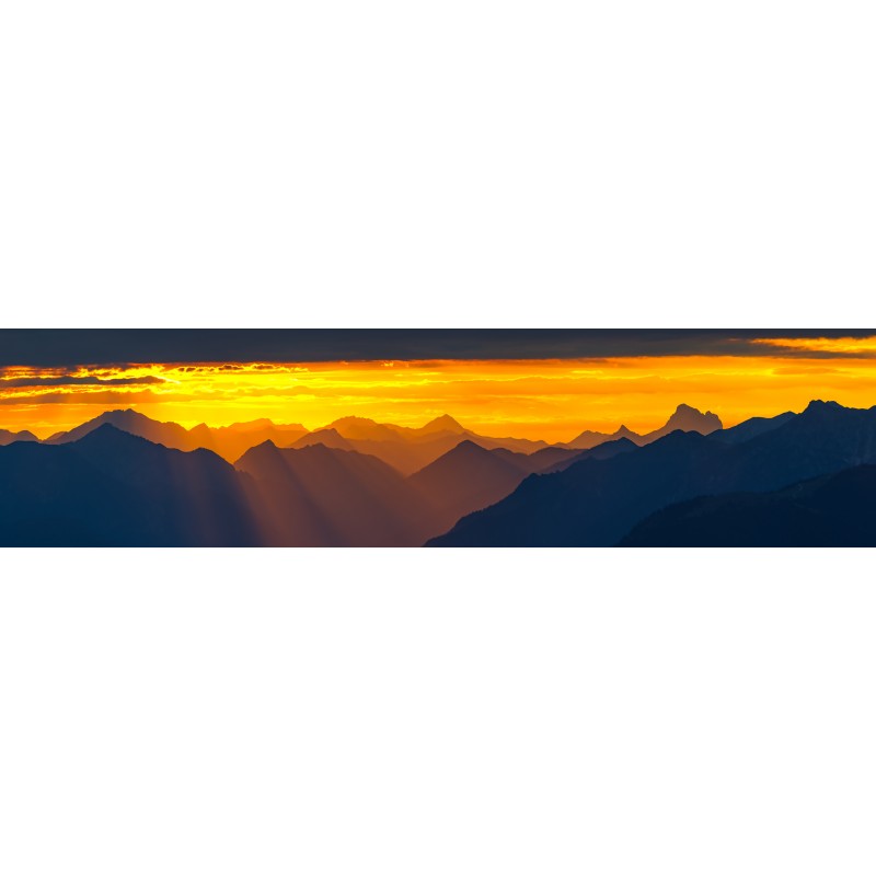 Goldener Sonnenuntergang - Bergpanorama