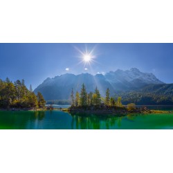 Braxeninsel im Eibsee mit Zugspitzmassiv