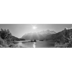 Eibsee Panorama - Zugspitze 3:1 sw