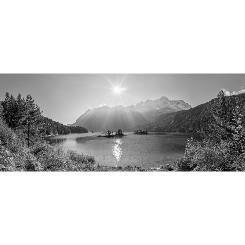 Eibsee mit Inseln und Zugspitze sw