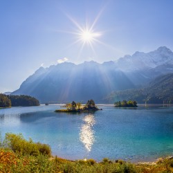 Eibsee und Zugspitze im Quadrat