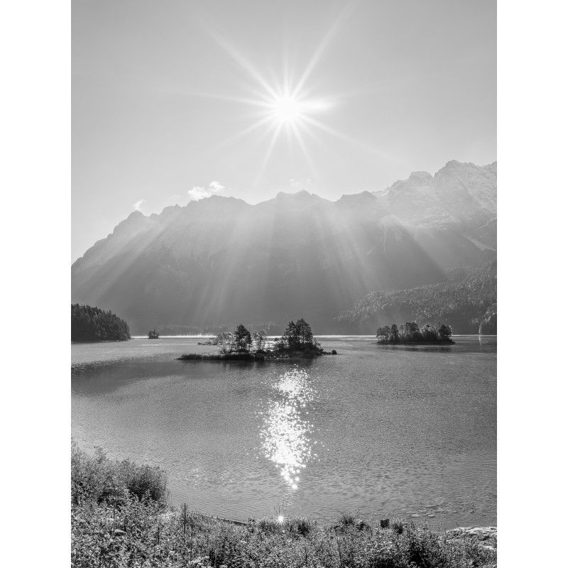 Eibsee mit Inseln - hochkant sw