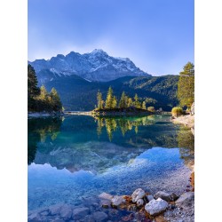 Eibsee mit Zugspitze hochkant