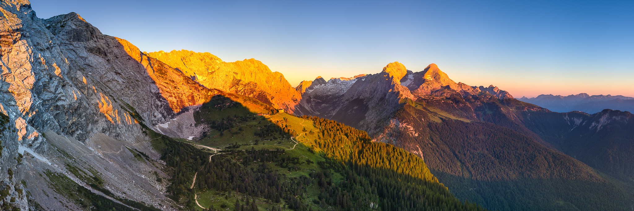 Morgenrot am Schachen - Reintal - Hochblassen - Alpspitze
